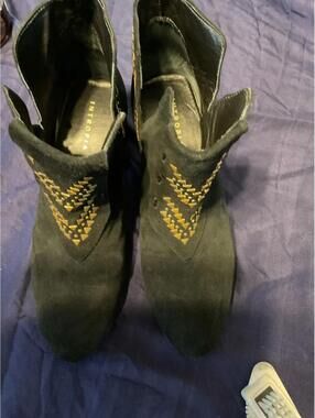 Intropia size 39 eu black suede ankle boots